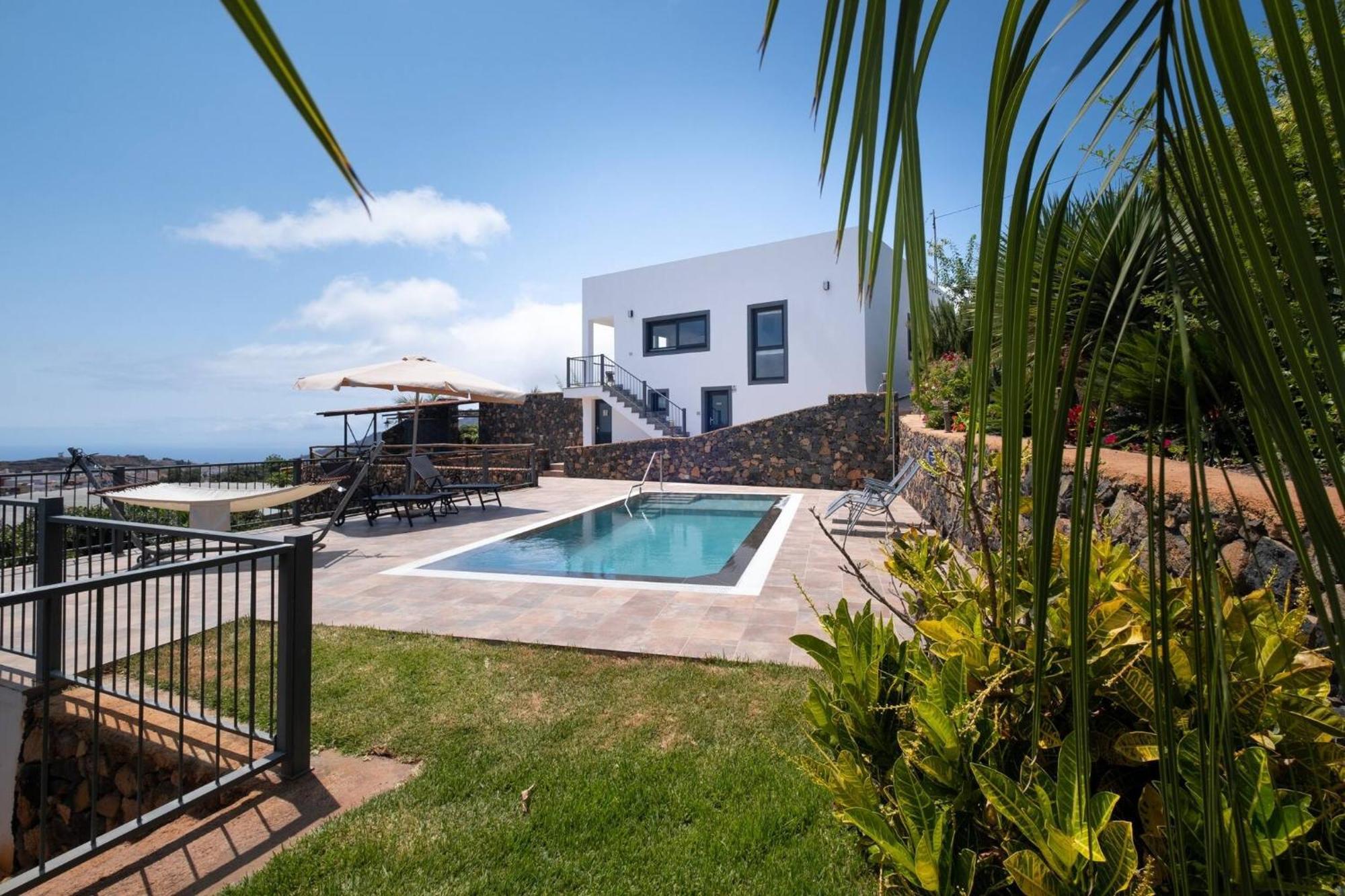 Villa La Graja By Huskalia - Private Pool Los Llanos De Aridane Exterior photo